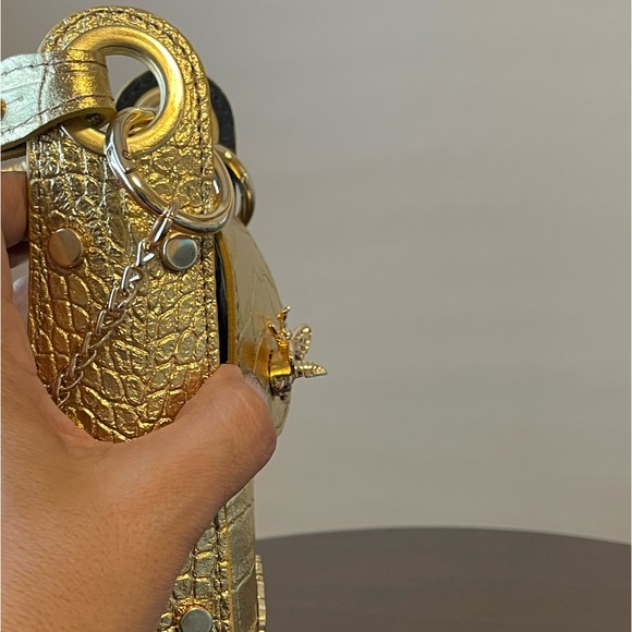 New Persaman Gold Crossbody - Picture 7 of 15